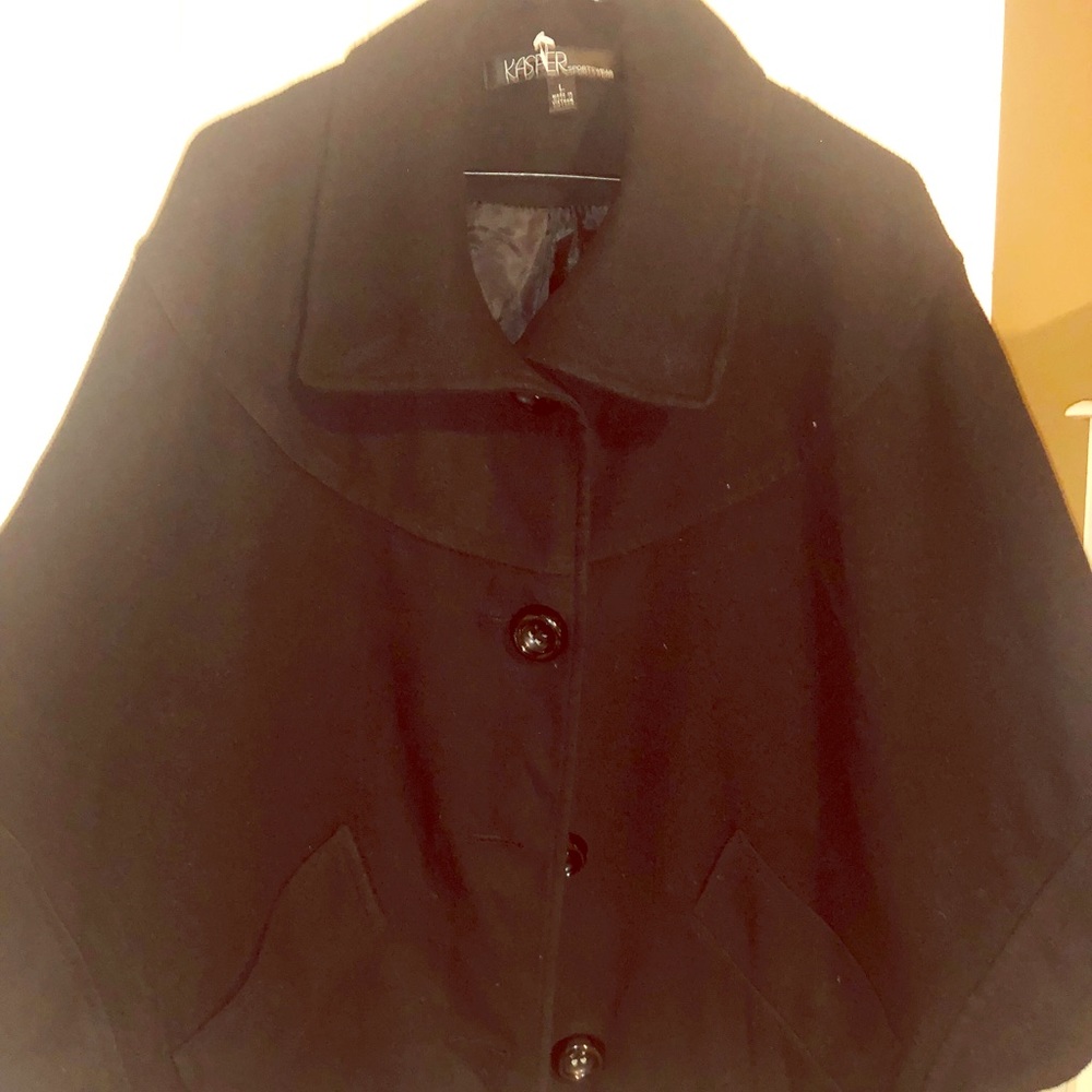 Kasper black button large cape